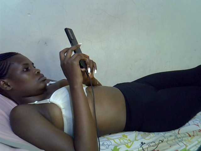 Cute-aliyah live cam on BongaCams