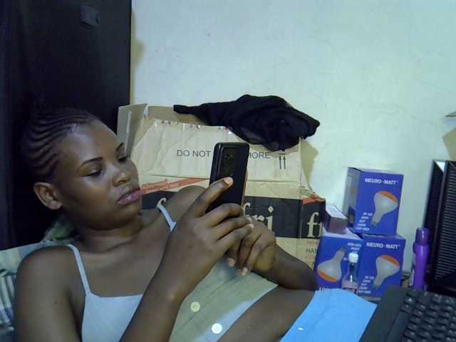 Cute-aliyah live cam on BongaCams