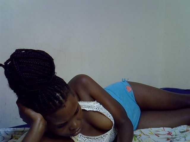 Cute-aliyah live cam on BongaCams