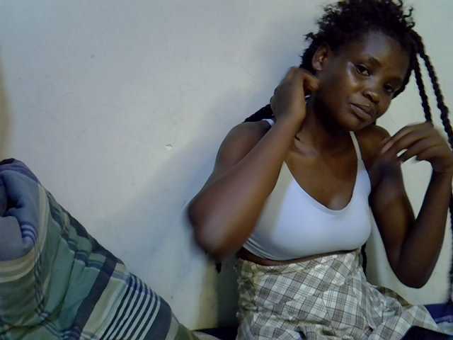 Cute-aliyah live cam on BongaCams