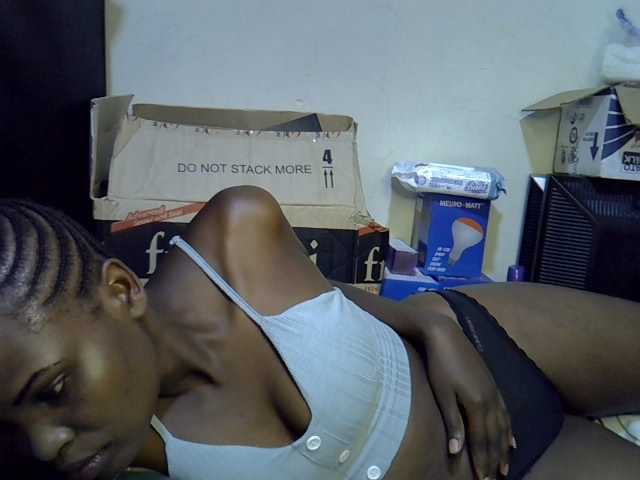 Cute-aliyah live cam on BongaCams