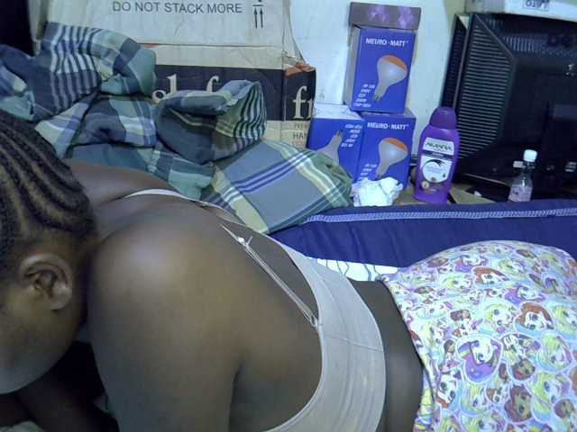 Cute-aliyah live cam on BongaCams