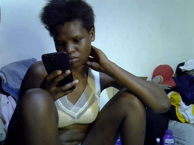 Cute-aliyah live cam on BongaCams