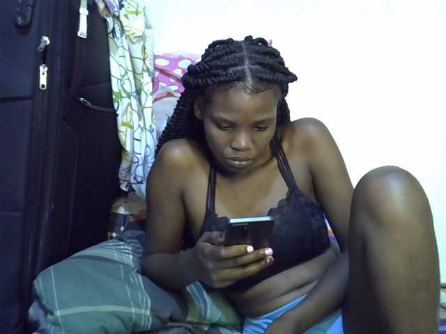 Cute-aliyah live cam on BongaCams