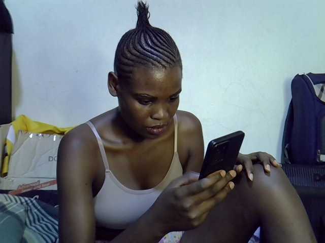 Cute-aliyah live cam on BongaCams