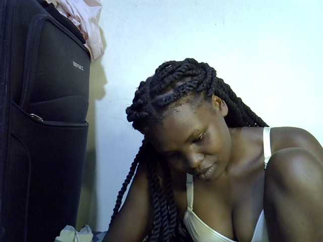 Cute-aliyah live cam on BongaCams