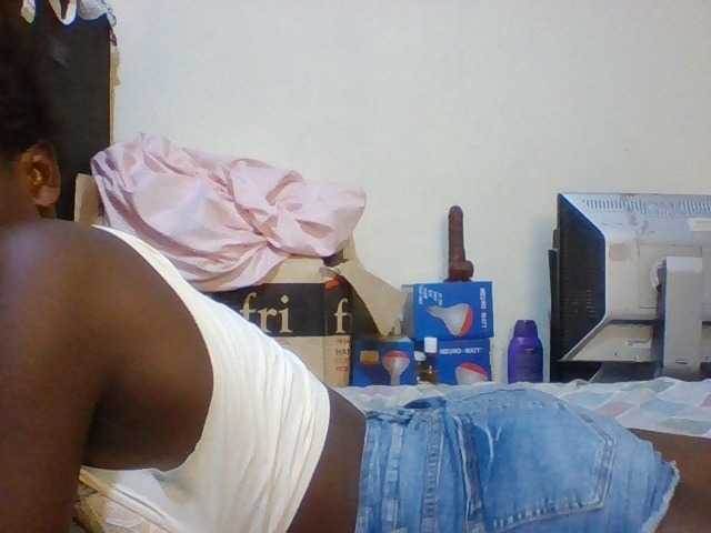 Cute-aliyah live cam on BongaCams