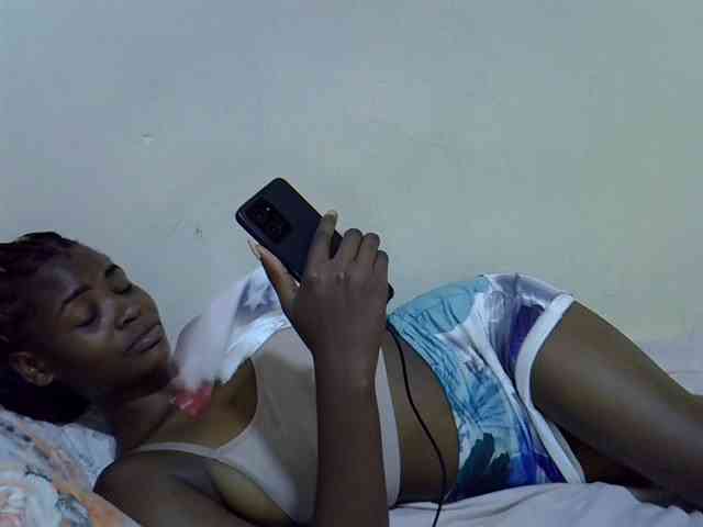 Cute-aliyah webcam