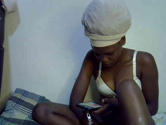 Cute-aliyah webcam
