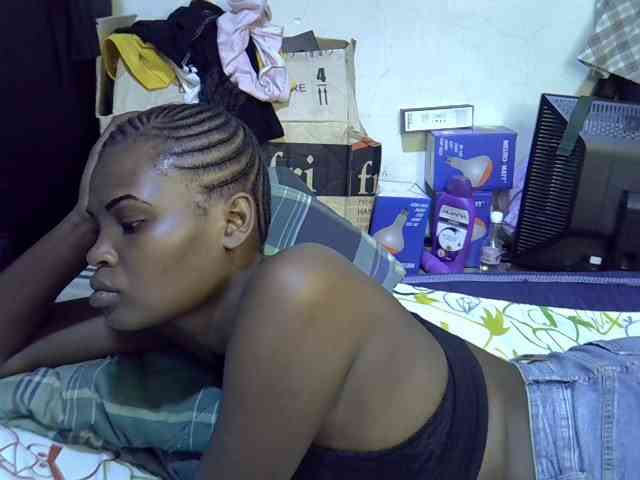 Cute-aliyah webcam