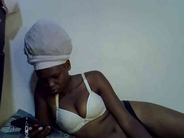 Cute-aliyah webcam