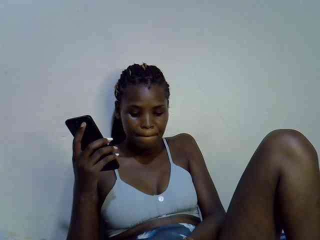 Cute-aliyah webcam
