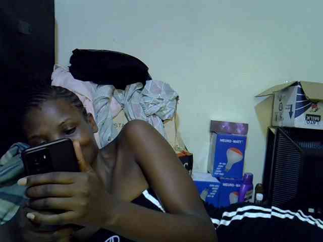 Cute-aliyah webcam