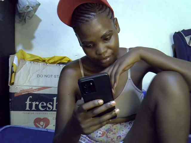 Cute-aliyah webcam