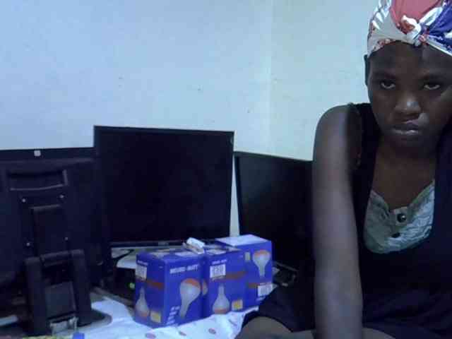 Cute-aliyah webcam