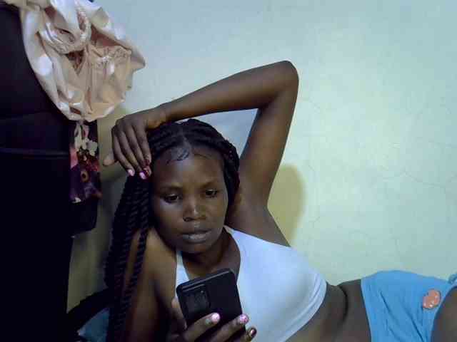 Cute-aliyah webcam