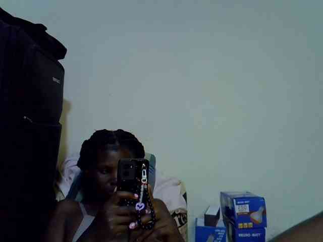 Cute-aliyah webcam