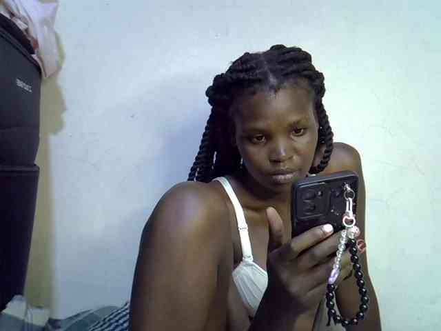 Cute-aliyah webcam