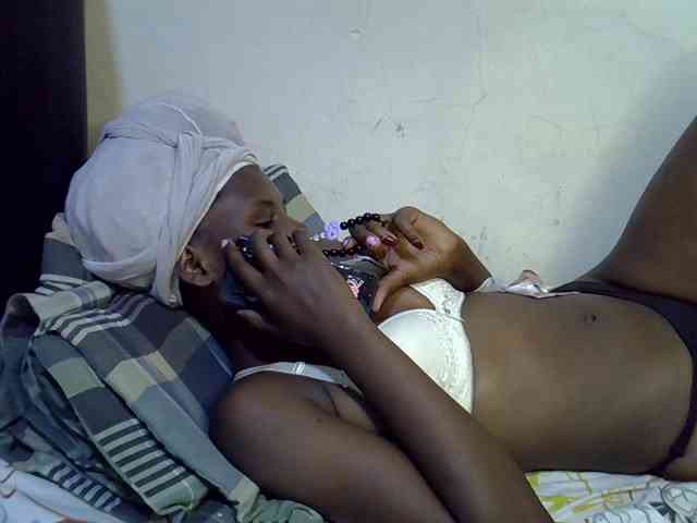 Cute-aliyah webcam