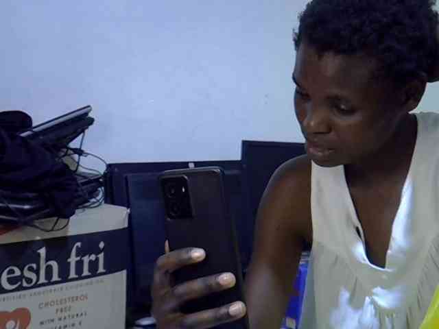 Cute-aliyah webcam