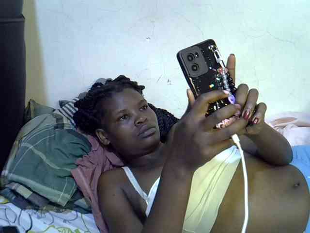 Cute-aliyah webcam