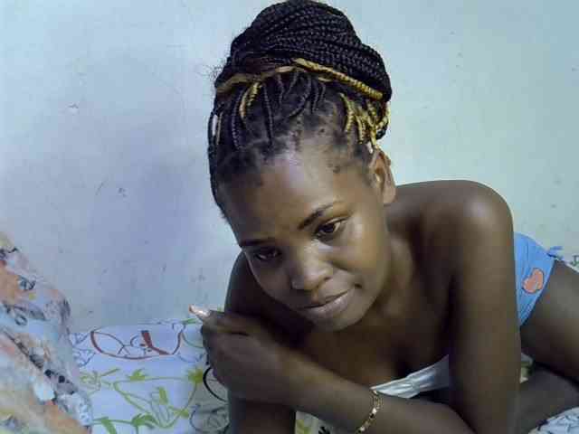 Cute-aliyah webcam