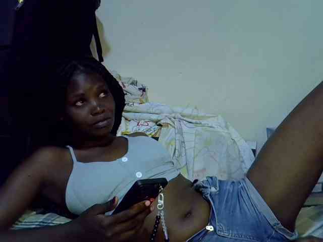 Cute-aliyah webcam