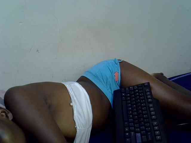Cute-aliyah webcam