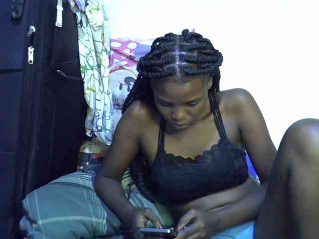 Cute-aliyah webcam