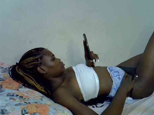 Cute-aliyah webcam
