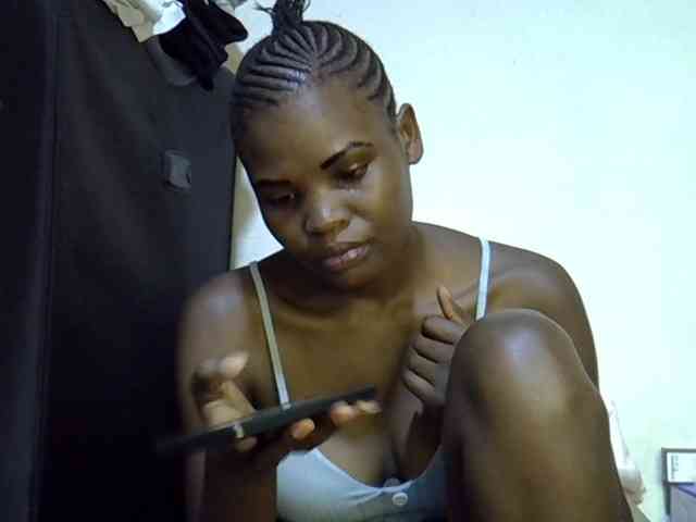 Cute-aliyah webcam