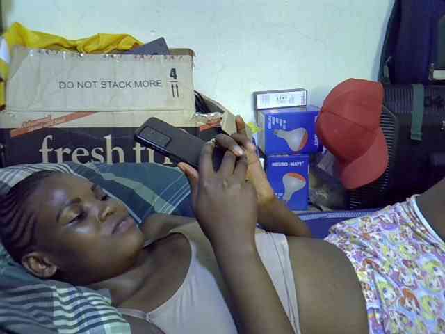 Cute-aliyah webcam