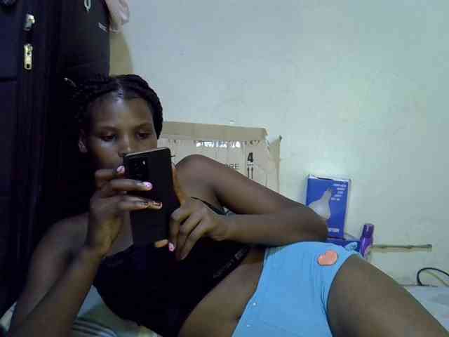 Cute-aliyah webcam