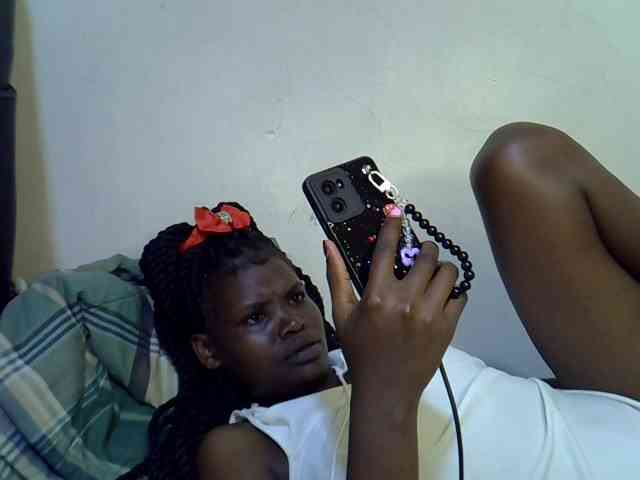 Cute-aliyah webcam