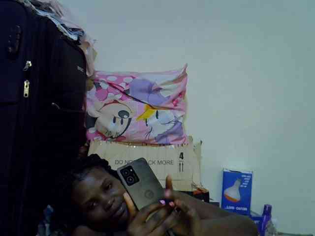 Cute-aliyah webcam