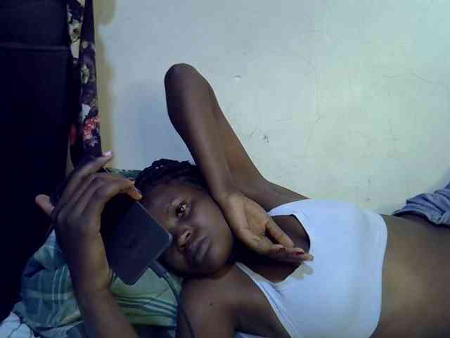 Cute-aliyah webcam