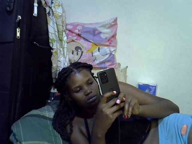 Cute-aliyah webcam