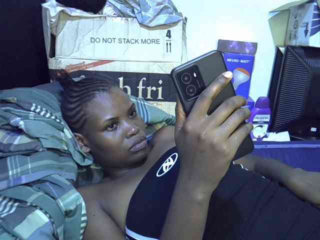 Cute-aliyah webcam