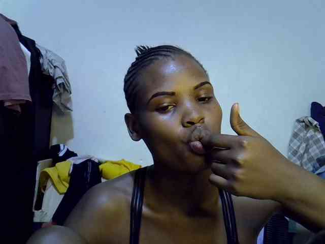 Cute-aliyah webcam