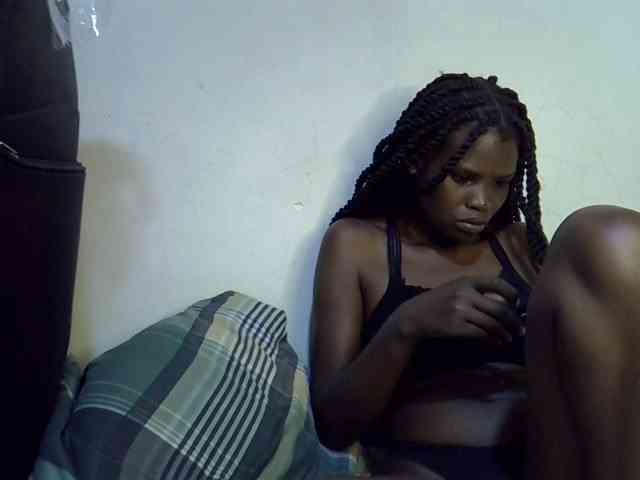 Cute-aliyah webcam