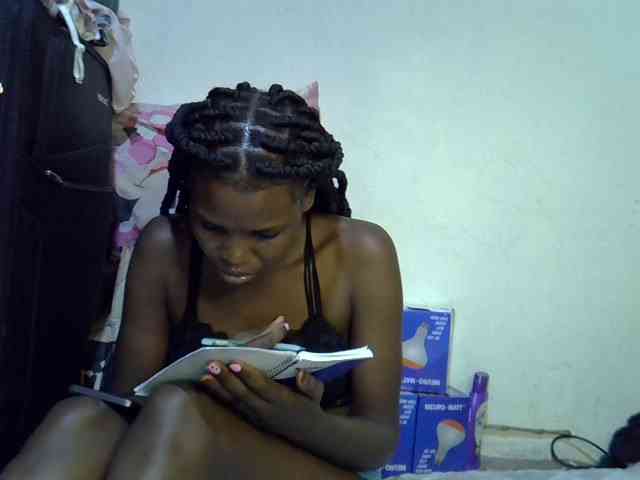Cute-aliyah webcam