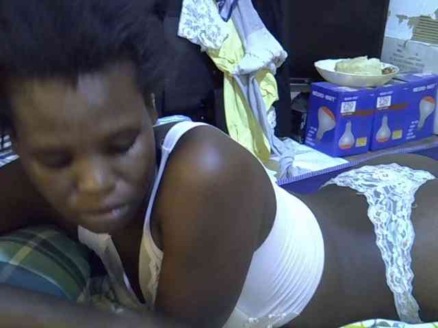 Cute-aliyah webcam