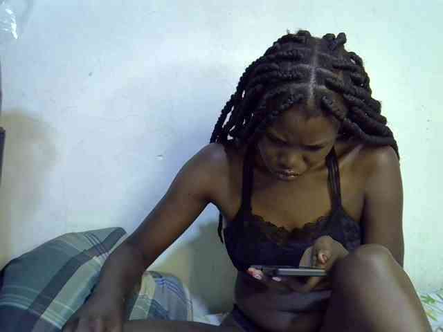 Cute-aliyah webcam