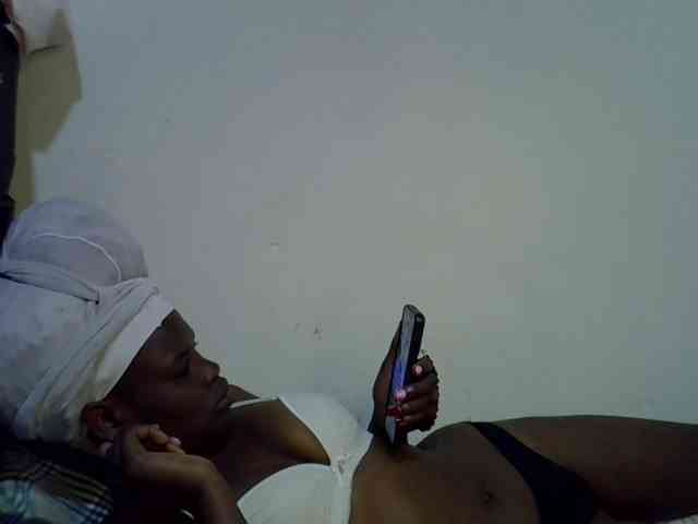 Cute-aliyah webcam