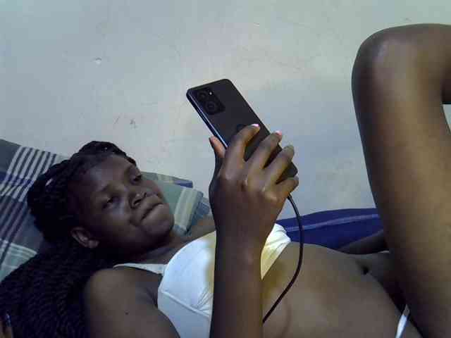 Cute-aliyah webcam