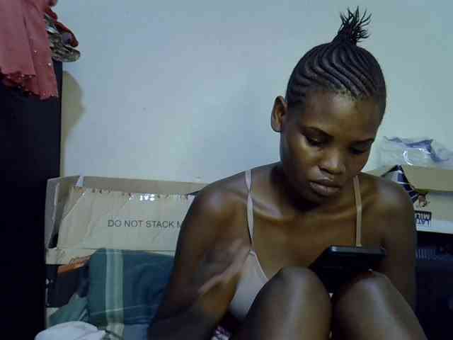 Cute-aliyah webcam