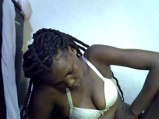 Cute-aliyah webcam