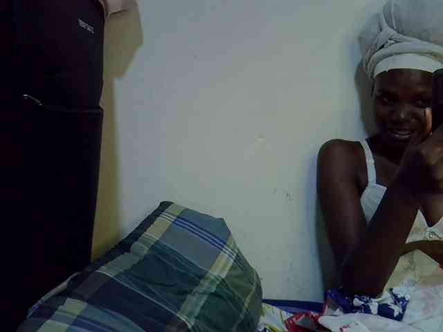 Cute-aliyah webcam