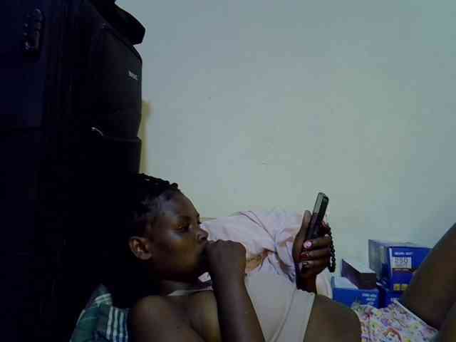 Cute-aliyah webcam