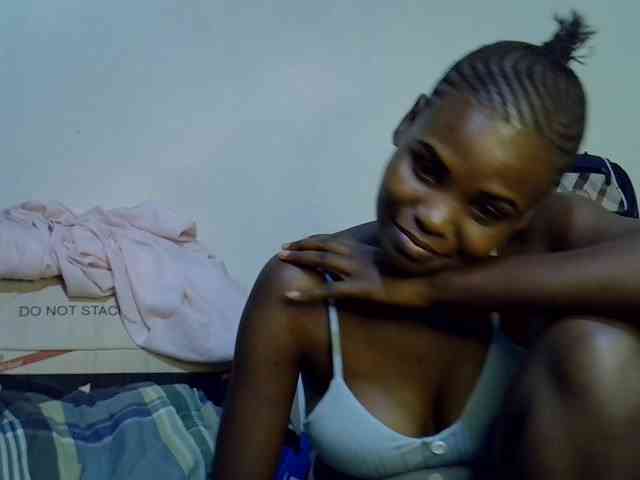 Cute-aliyah webcam